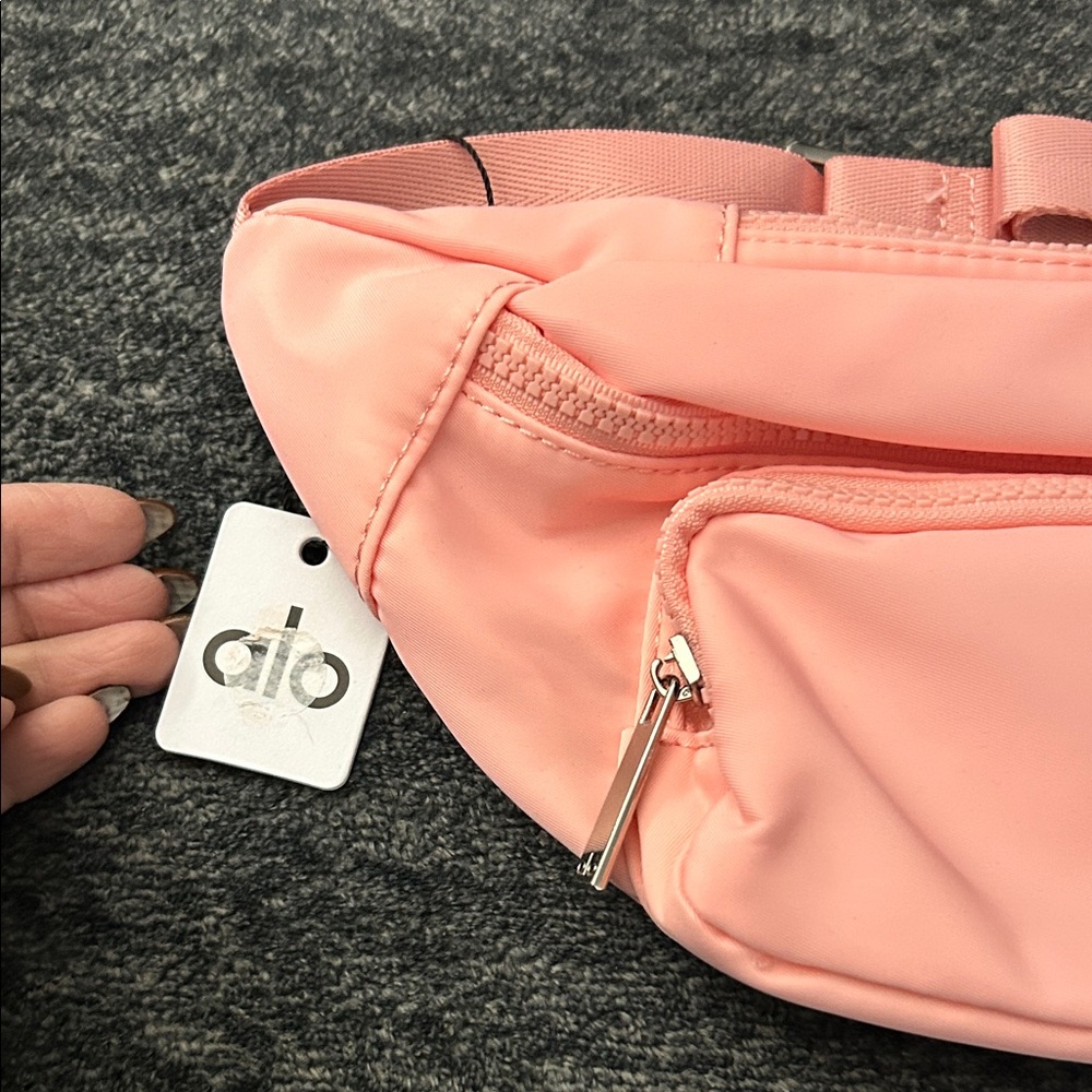 Alo Pink Belt Bag NWT - Picture 2 of 5